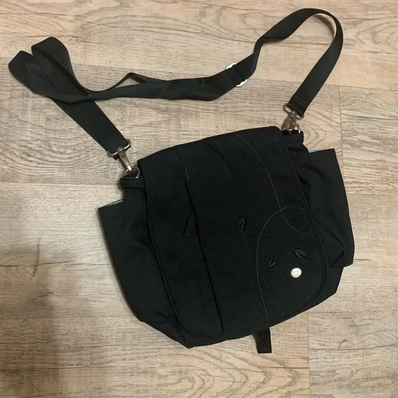 Haiku cross body bag- black with teal detail - Picture 3 of 6